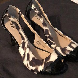 Caito Leopard Heels